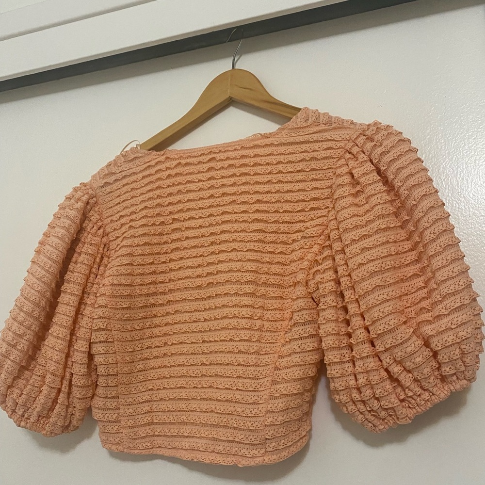 MARBLE Sunset Texture Cropped Top - Picture 5 of 5